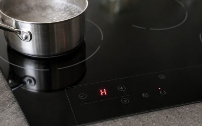 Płyta indukcyjna pokazuje symbol H po gotowaniu – co oznacza?